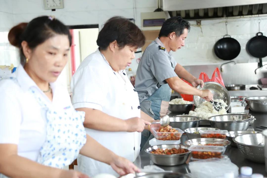 湯姆食堂不打烊 行政后勤有保障 | 江蘇湯姆集團行政后勤全力以赴做好員工用餐保障工作！